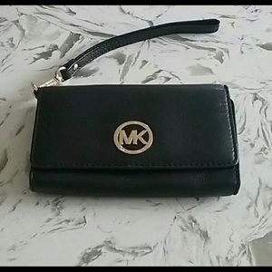 Michael Kors  wristlet cell phone wallet